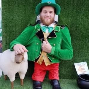 Meet your Posher, Ethan